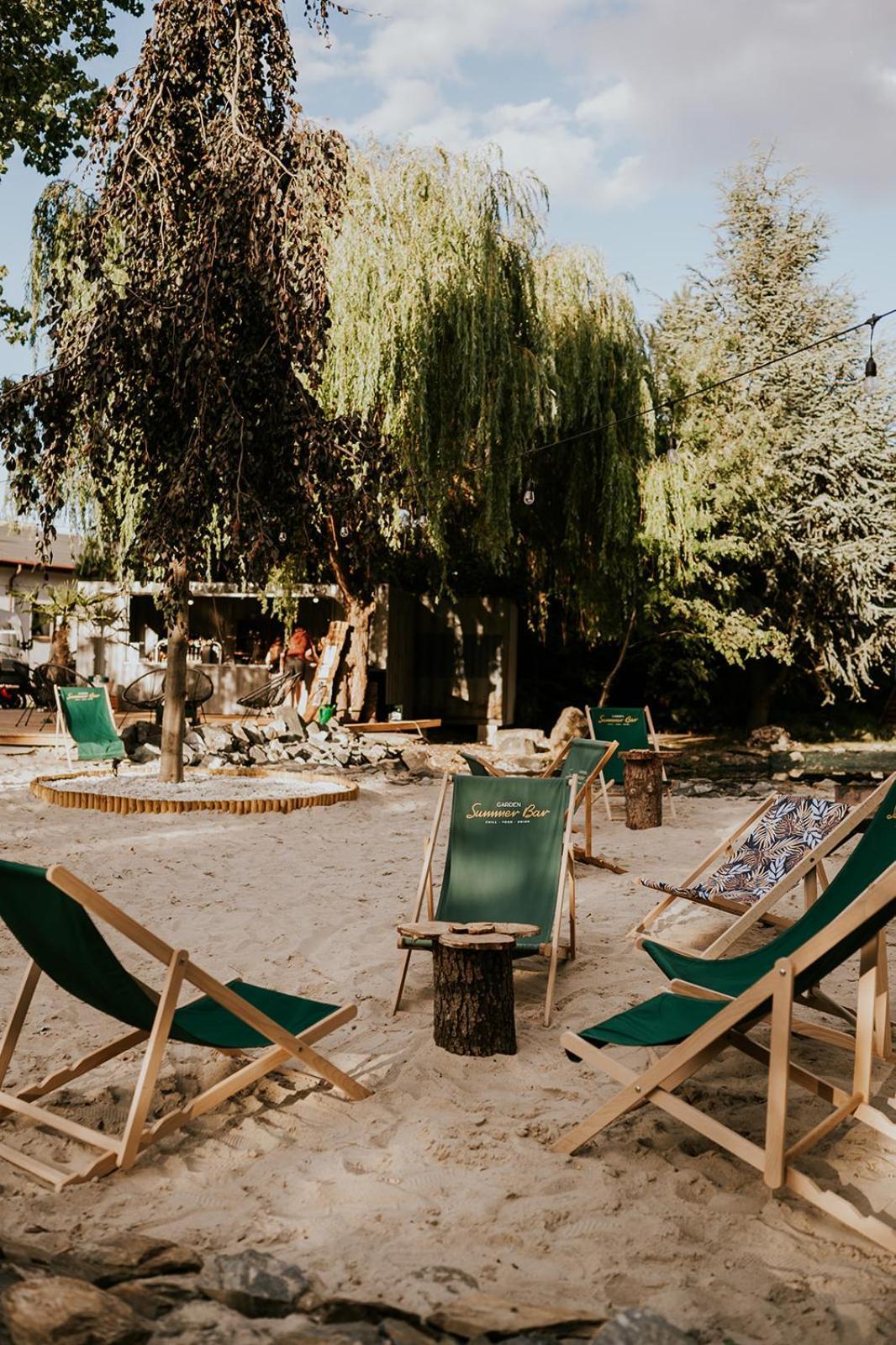 Hotel Garden Oleśnica エクステリア 写真
