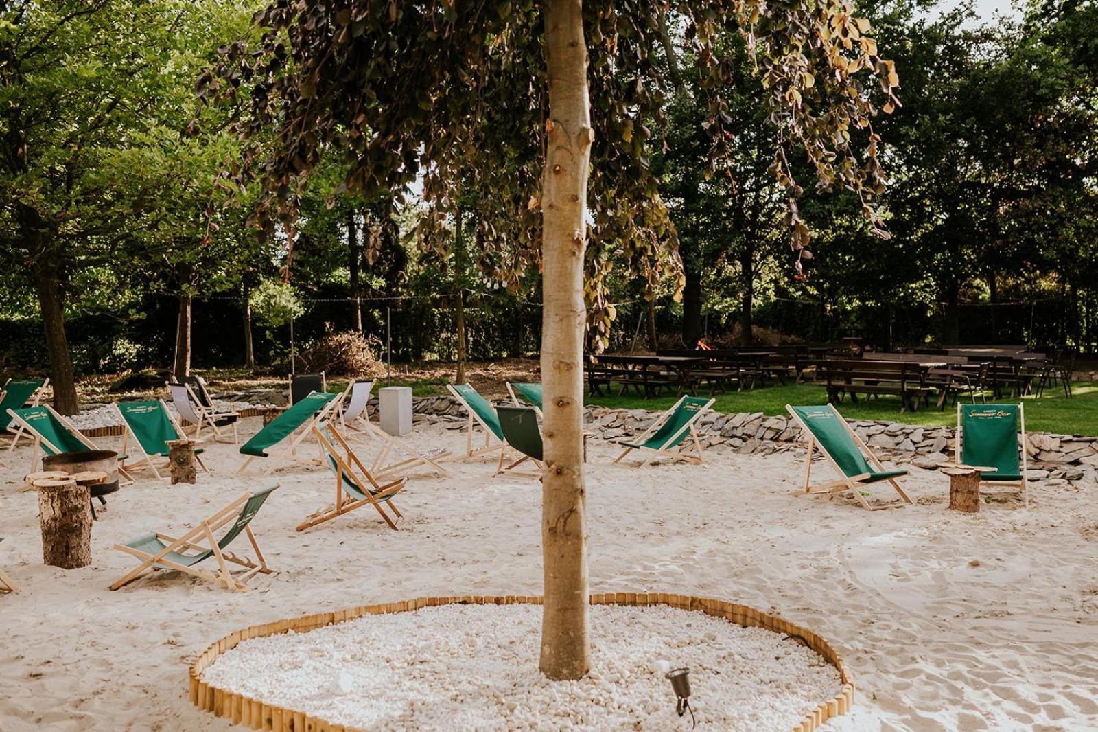 Hotel Garden Oleśnica エクステリア 写真