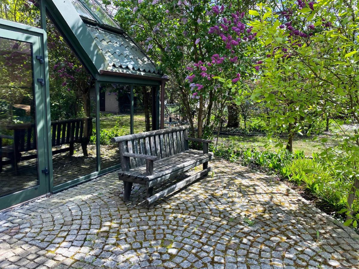 Hotel Garden Oleśnica エクステリア 写真